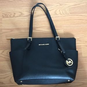 Michael Kors Jet Set Top Zip Leather Tote